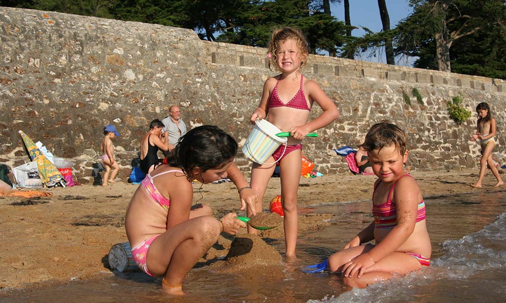 Gtes au bord de la mer et proche d'une plage