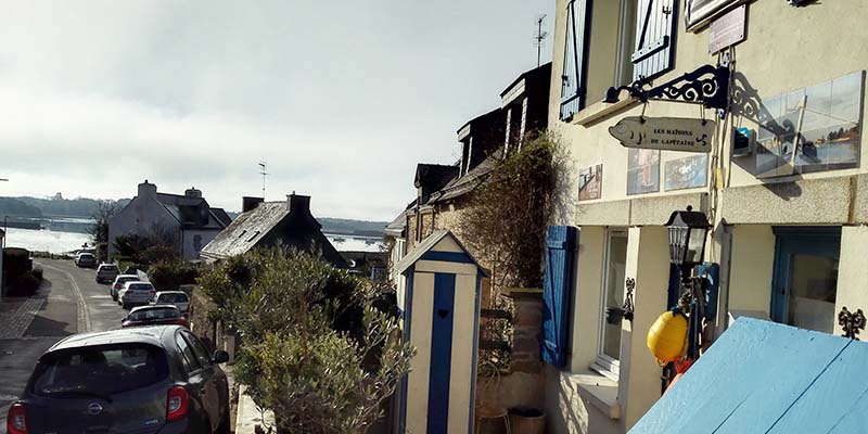 Les maisons de Capitaine avec la vue sur la mer